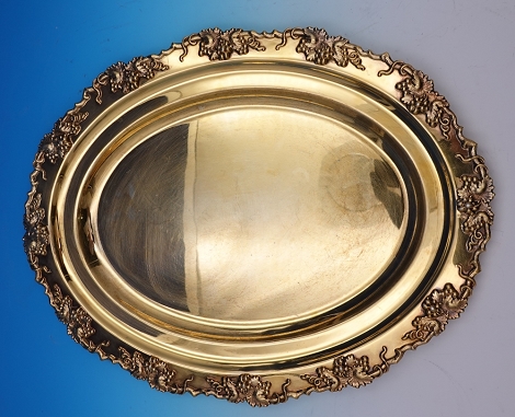 Platter Sheffield 1980 by Garrard & Co. vermeil with grape border 39.5 toz 16